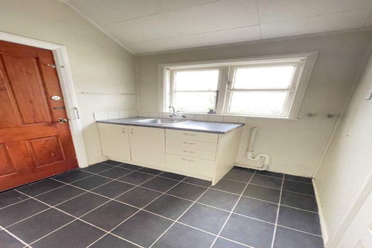 Photo of property in 2/20 Epsom Road, Sockburn, Christchurch, 8042