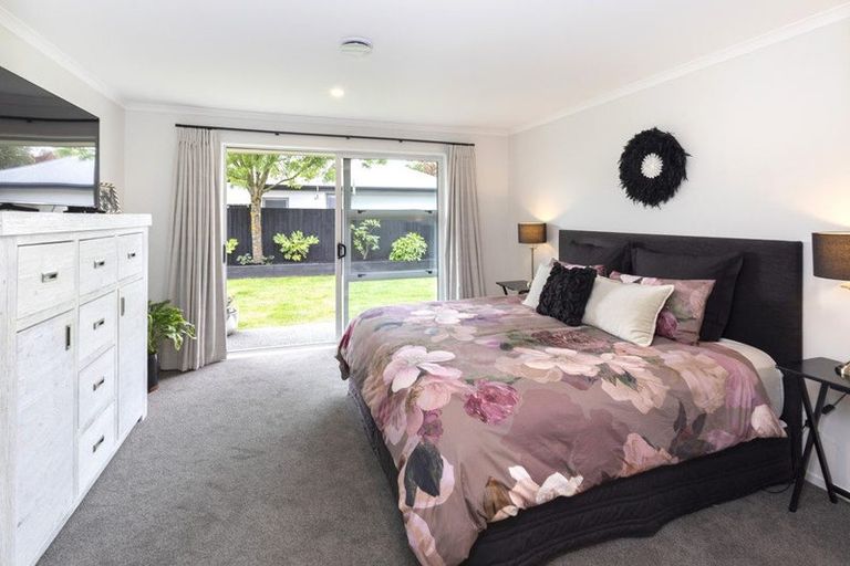 Photo of property in 28 Holiday Drive, Mairehau, Christchurch, 8052