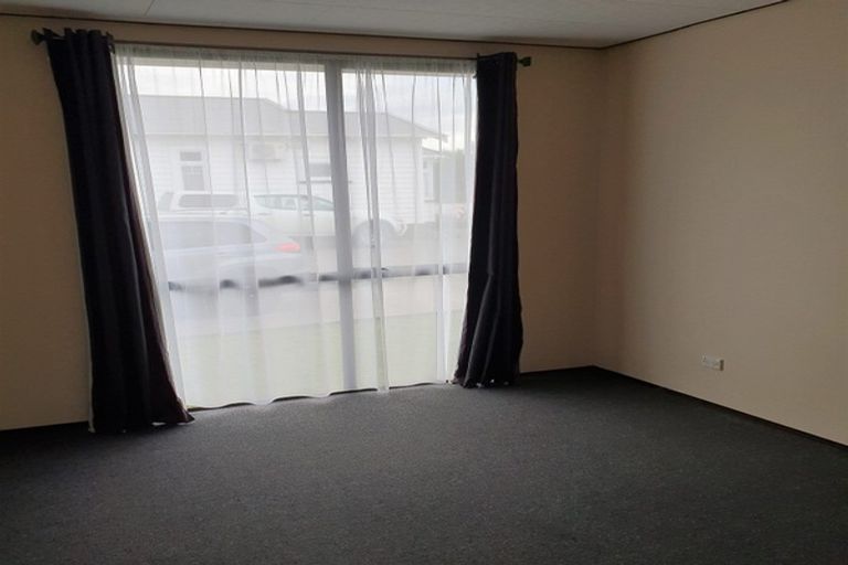 Photo of property in 12b Sandspit Road, Waiuku, 2123