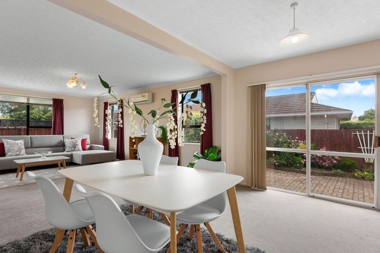 Photo of property in 1/8a Salford Avenue, Redwood, Christchurch, 8051