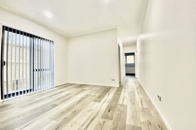 Photo of property in 5 Cloonlyon Drive, Flat Bush, Auckland, 2019