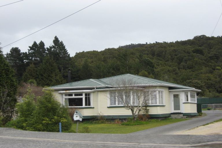 Photo of property in 671 Seven Mile Road, Runanga, 7803