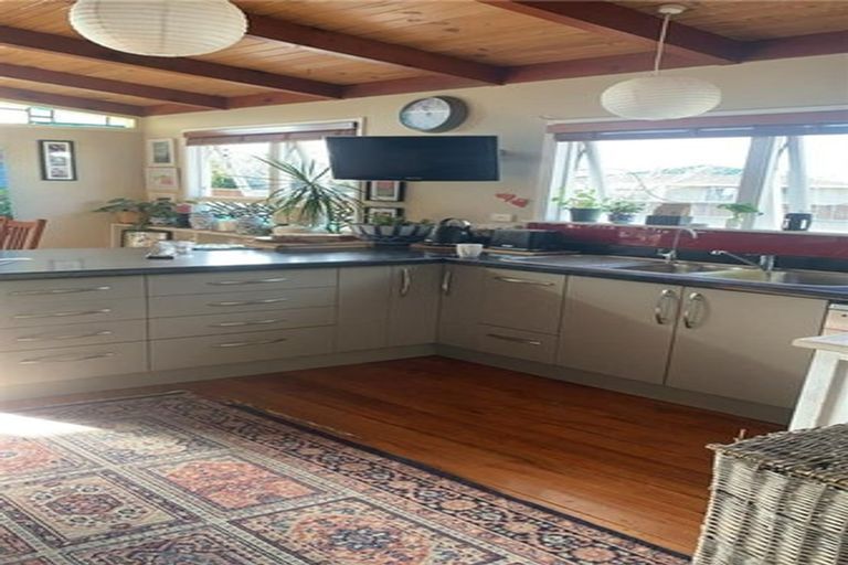 Photo of property in 19 Wanganui Road, Marton, 4710