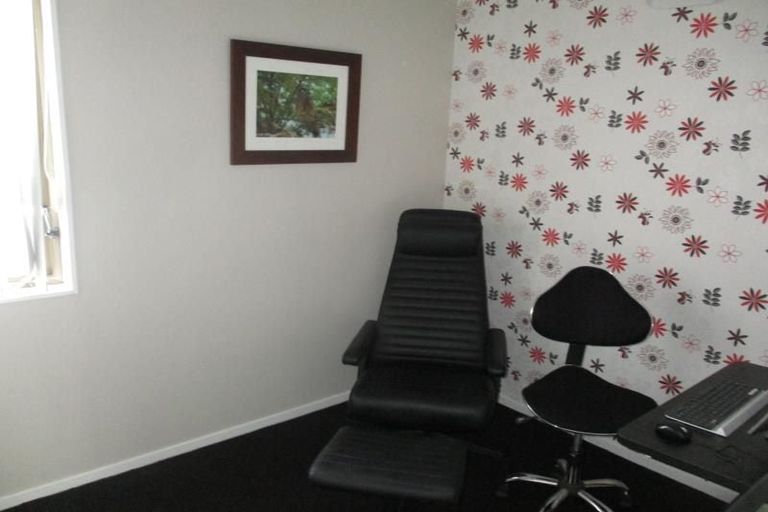 Photo of property in 17b Walton Road, Paraparaumu Beach, Paraparaumu, 5032