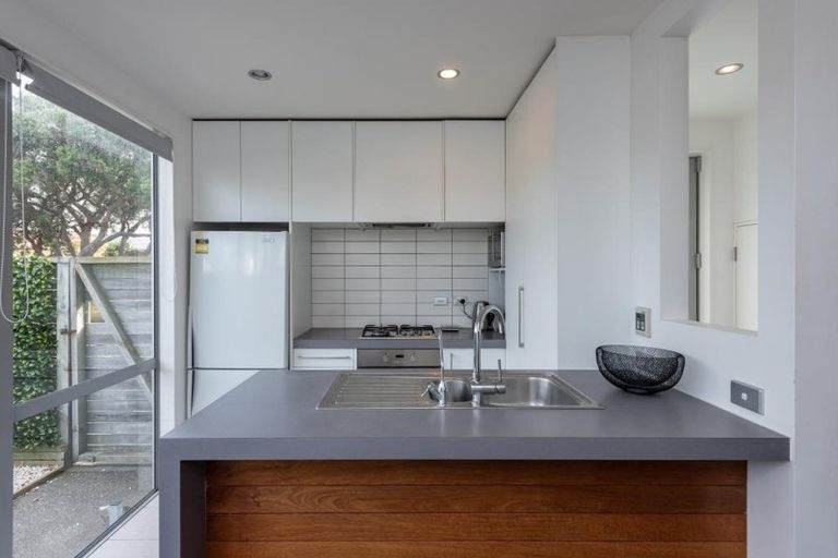 Photo of property in 4/122 Miramar Avenue, Miramar, Wellington, 6022