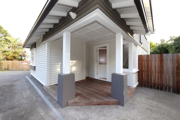 Photo of property in 10 Lincoln Road, Bluff Hill, Napier, 4110