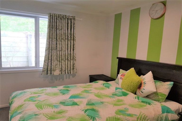 Photo of property in 17 Banks Boulevard, Whitby, Porirua, 5024