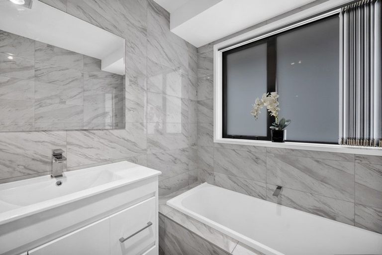 Photo of property in 6 Frederick Place, Whalers Gate, New Plymouth, 4310