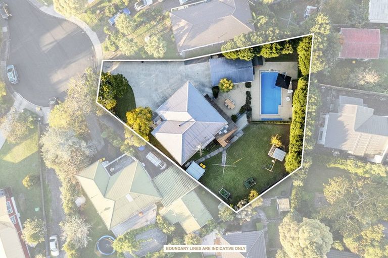 Photo of property in 6 May Avenue, Te Atatu South, Auckland, 0610