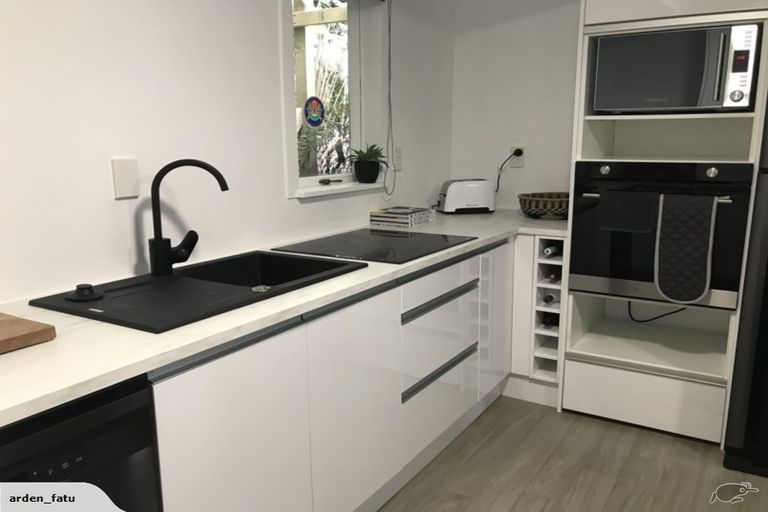 Photo of property in 160 Laingholm Drive, Laingholm, Auckland, 0604