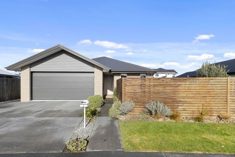 Photo of property in 8 Bargrove Close, Halswell, Christchurch, 8025