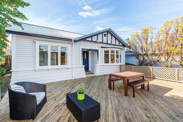 Photo of property in 17 Lonsdale Crescent, Rongotai, Wellington, 6022