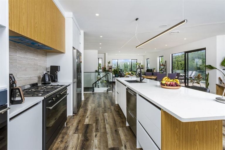 Photo of property in 50 Pacific Heights Road, Orewa, 0931