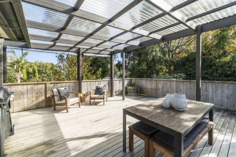 Photo of property in 70a Hobsonville Road, West Harbour, Auckland, 0618