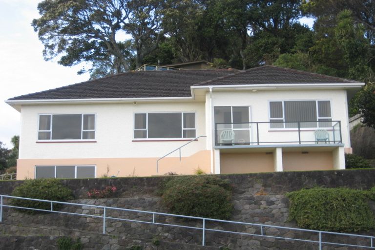 Photo of property in 3 South Road, Moturoa, New Plymouth, 4310