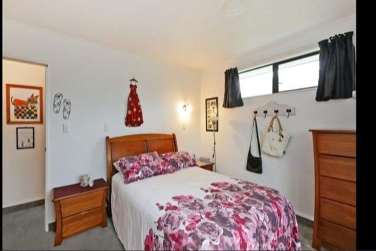 Photo of property in 2/8 Duart Road, Havelock North, 4130