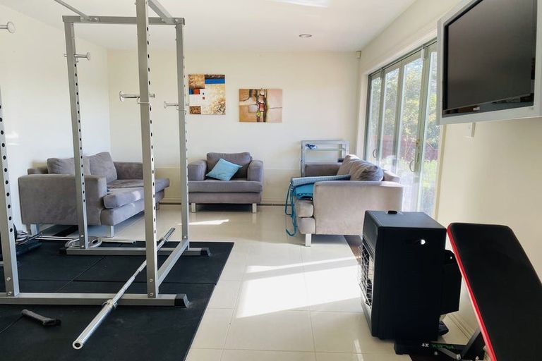 Photo of property in 24 Castleton Drive, Howick, Auckland, 2014