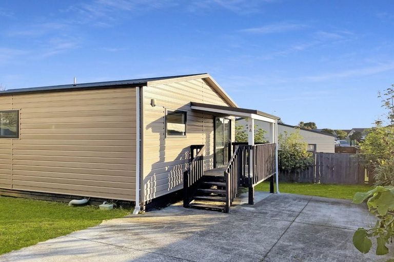 Photo of property in 8 Kopu Place, Clendon Park, Auckland, 2103