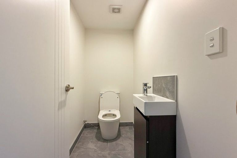 Photo of property in 5/31 Normandy Place, Henderson, Auckland, 0610