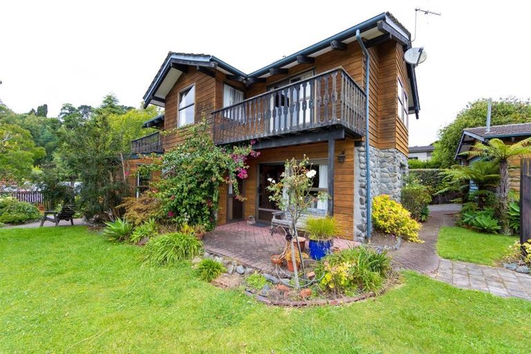 Photo of property in 16 Tokomaru Drive, Havelock North, 4130