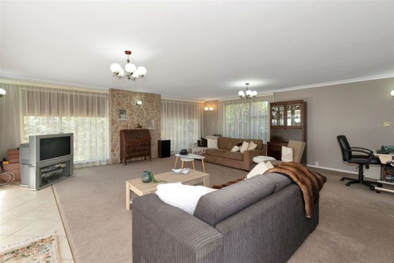 Photo of property in 219 Main North Road, Redwood, Christchurch, 8051