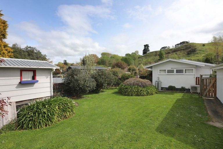 Photo of property in 14 Ongo Road, Hunterville, 4730