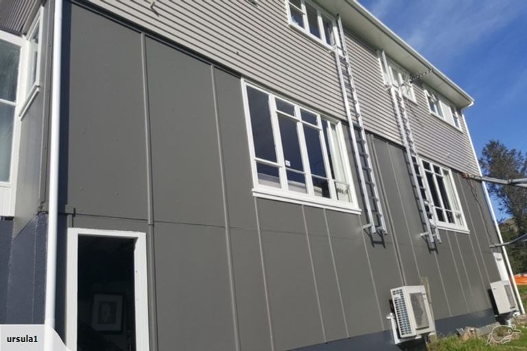 Photo of property in 76-78 Sievers Grove, Cannons Creek, Porirua, 5024