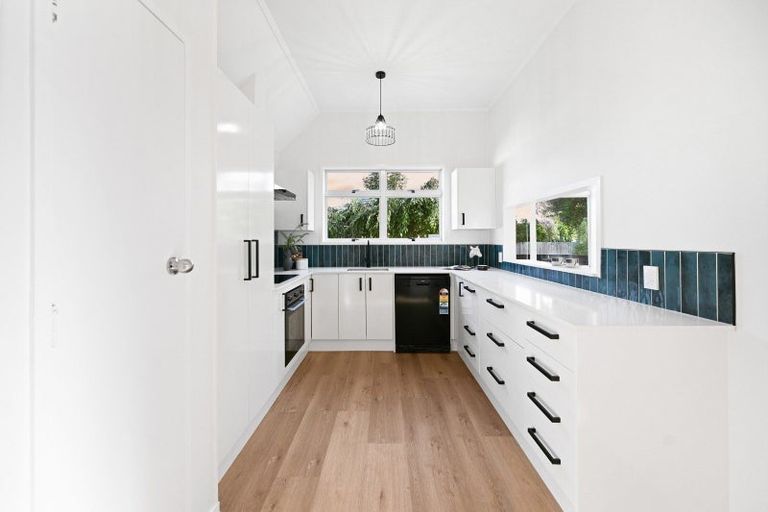 Photo of property in 19 Morrow Avenue, St Andrews, Hamilton, 3200