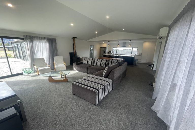 Photo of property in 24 Grandview Road, Lake Hawea, 9382