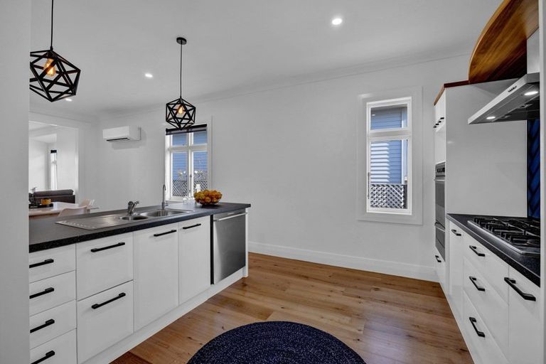 Photo of property in 84 Regan Street, Stratford, 4332