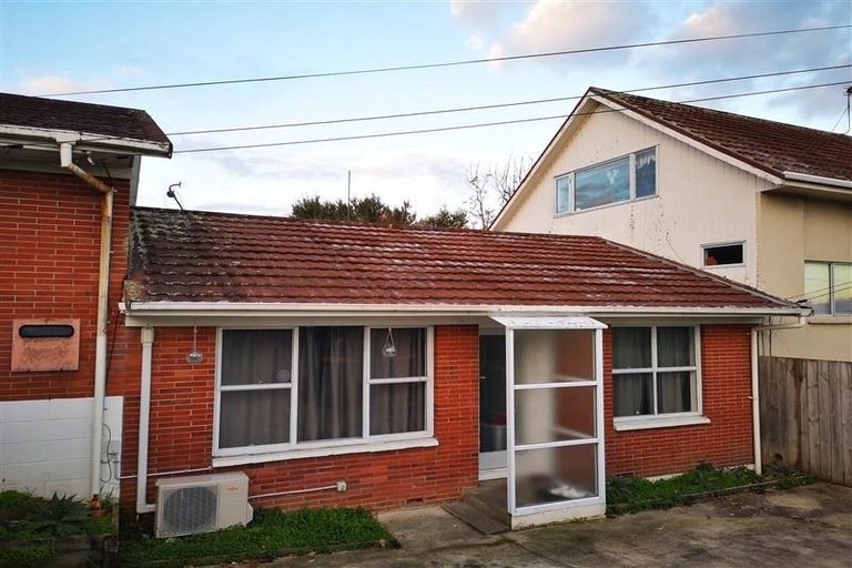 Photo of property in 2/118 Lake Road, Belmont, Auckland, 0622