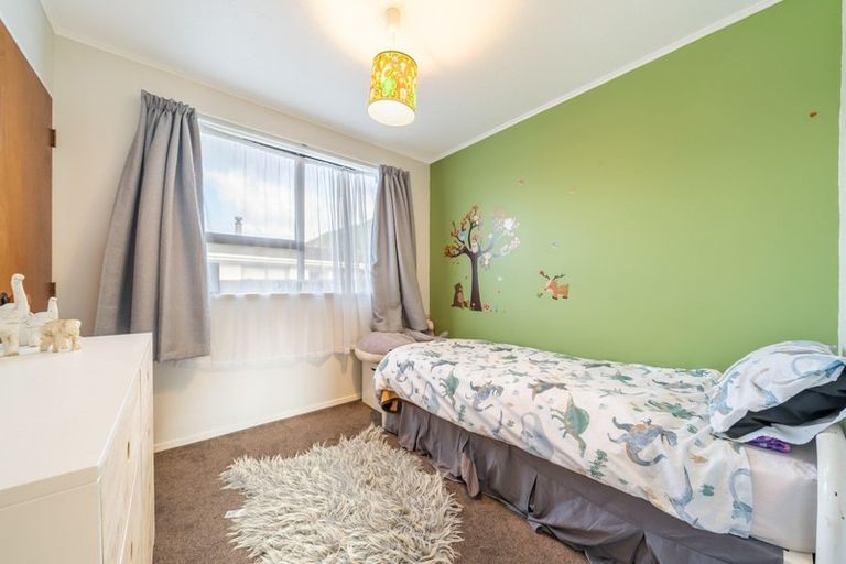 Photo of property in 57 Hartford Crescent, Totara Park, Upper Hutt, 5018