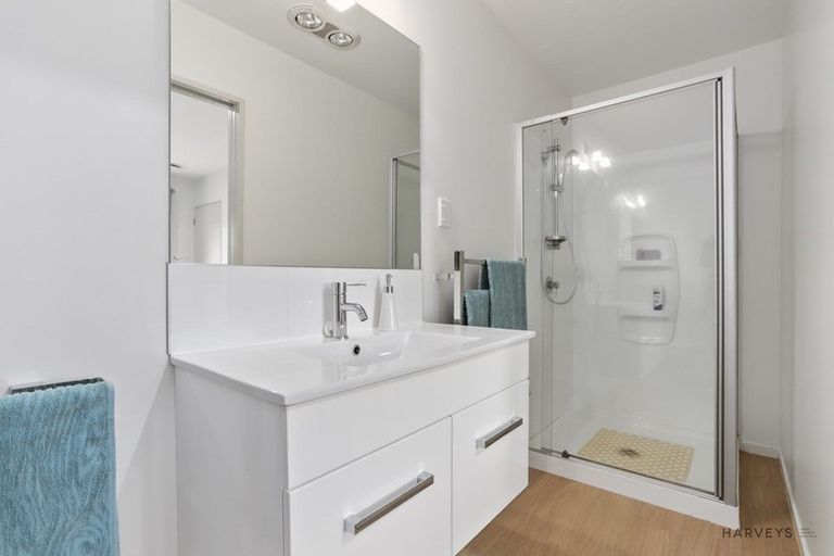 Photo of property in 48 Godley Road, Green Bay, Auckland, 0604