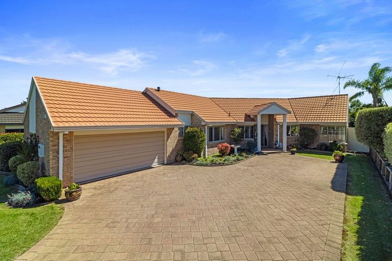 Photo of property in 5 Burleigh Place, Rototuna, Hamilton, 3210