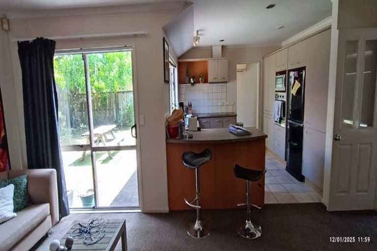 Photo of property in 20 Hillwell Drive, Henderson, Auckland, 0612