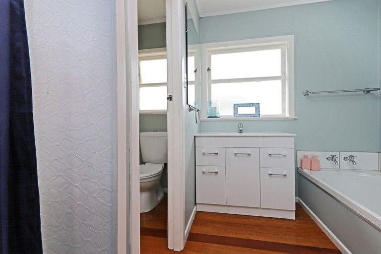 Photo of property in 5 Pembroke Street, Taradale, Napier, 4112