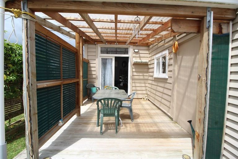 Photo of property in 13 Atkinson Street, Woodville, 4920