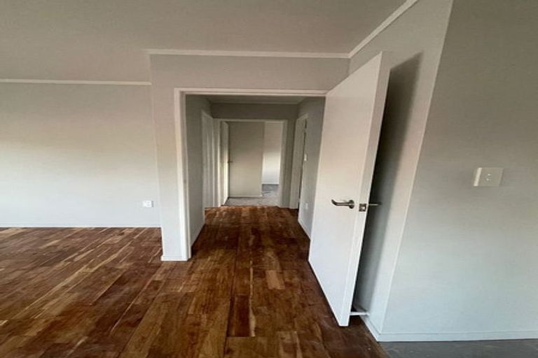 Photo of property in 2/13 Estelle Place, Farm Cove, Auckland, 2012