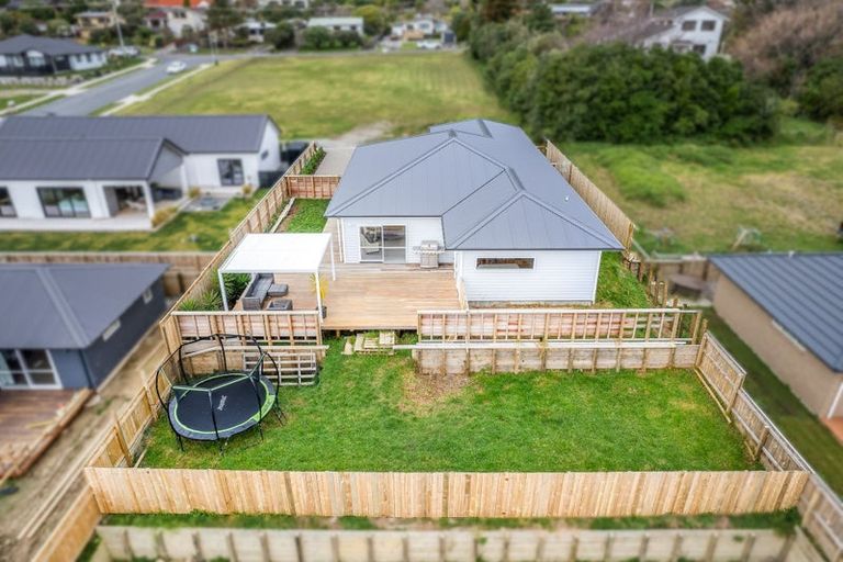 Photo of property in 7 Karearea Avenue, Waikanae, 5036