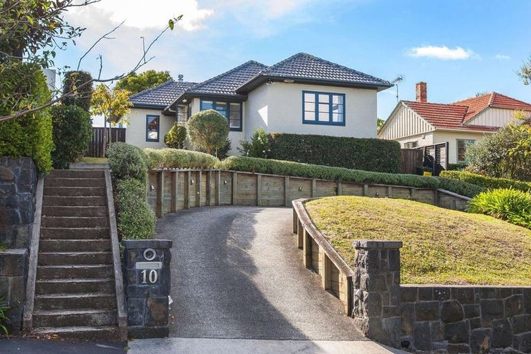 Photo of property in 27 Glencourt Place, Glenfield, Auckland, 0629