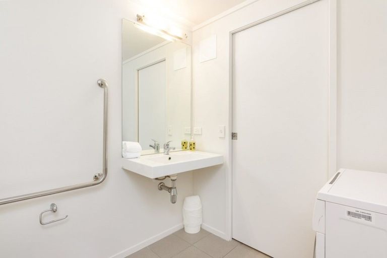 Photo of property in Atlas Apartments, 10/49 Maunganui Road, Mount Maunganui, 3116