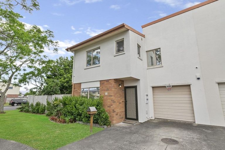 Photo of property in 17 Kora Avenue, Ranui, Auckland, 0612