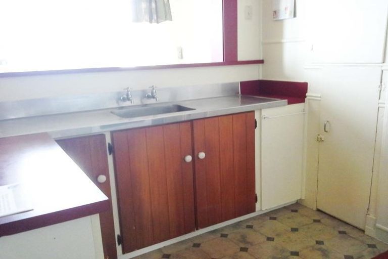 Photo of property in 8 Cutfield Road, New Plymouth, 4310