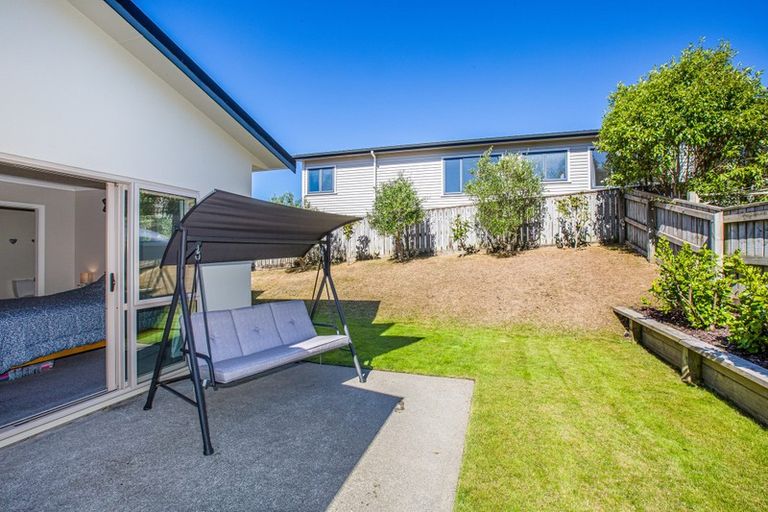 Photo of property in 10 Routeburn Avenue, Aotea, Porirua, 5024