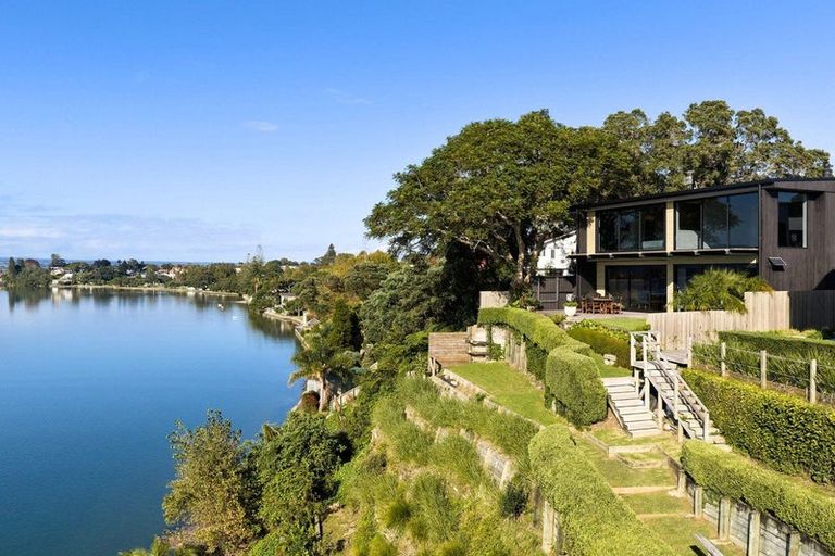 Photo of property in 1 Fourth Avenue, Tauranga, 3110