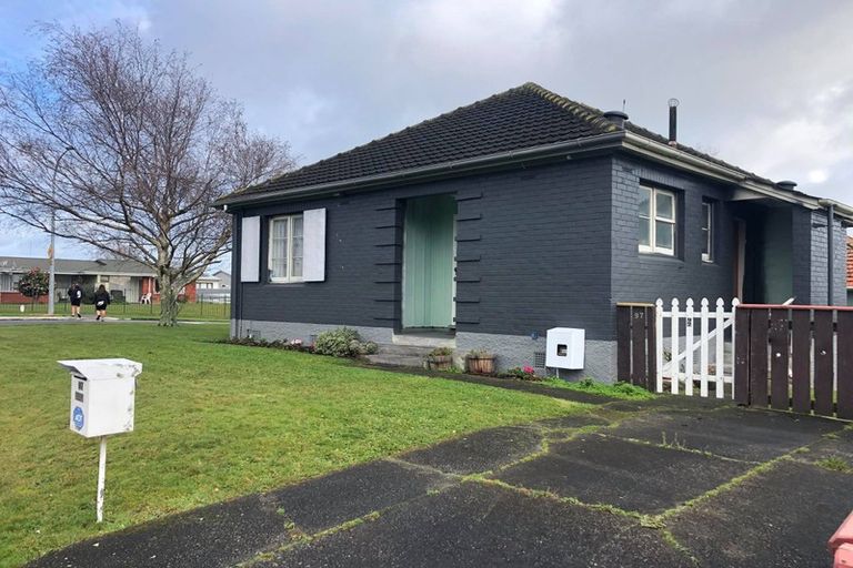 Photo of property in 97 Rangiora Avenue, Roslyn, Palmerston North, 4414