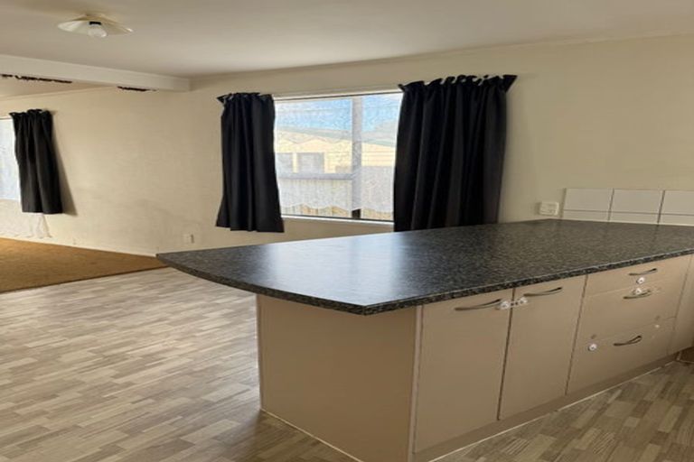 Photo of property in 23 Armada Drive, Ranui, Auckland, 0612