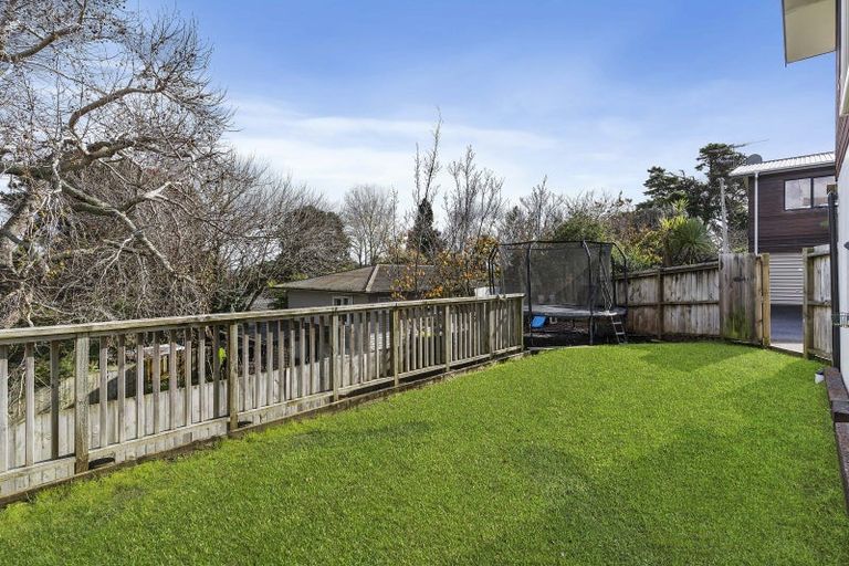 Photo of property in 1/19 Drome View Place, Beach Haven, Auckland, 0626