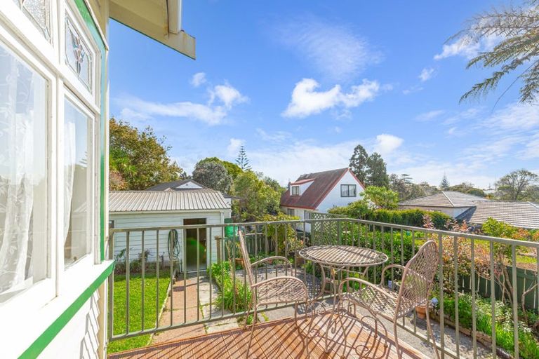 Photo of property in 8 Nikau Street, New Lynn, Auckland, 0600