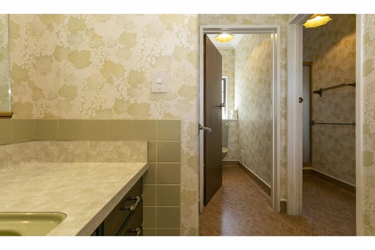 Photo of property in 62 Harvey Street, Waipahihi, Taupo, 3330